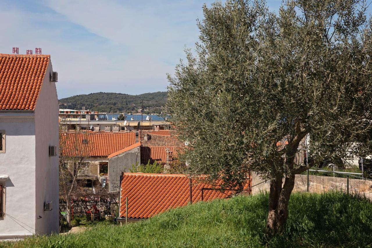 Apartment Arena Pula Exterior foto